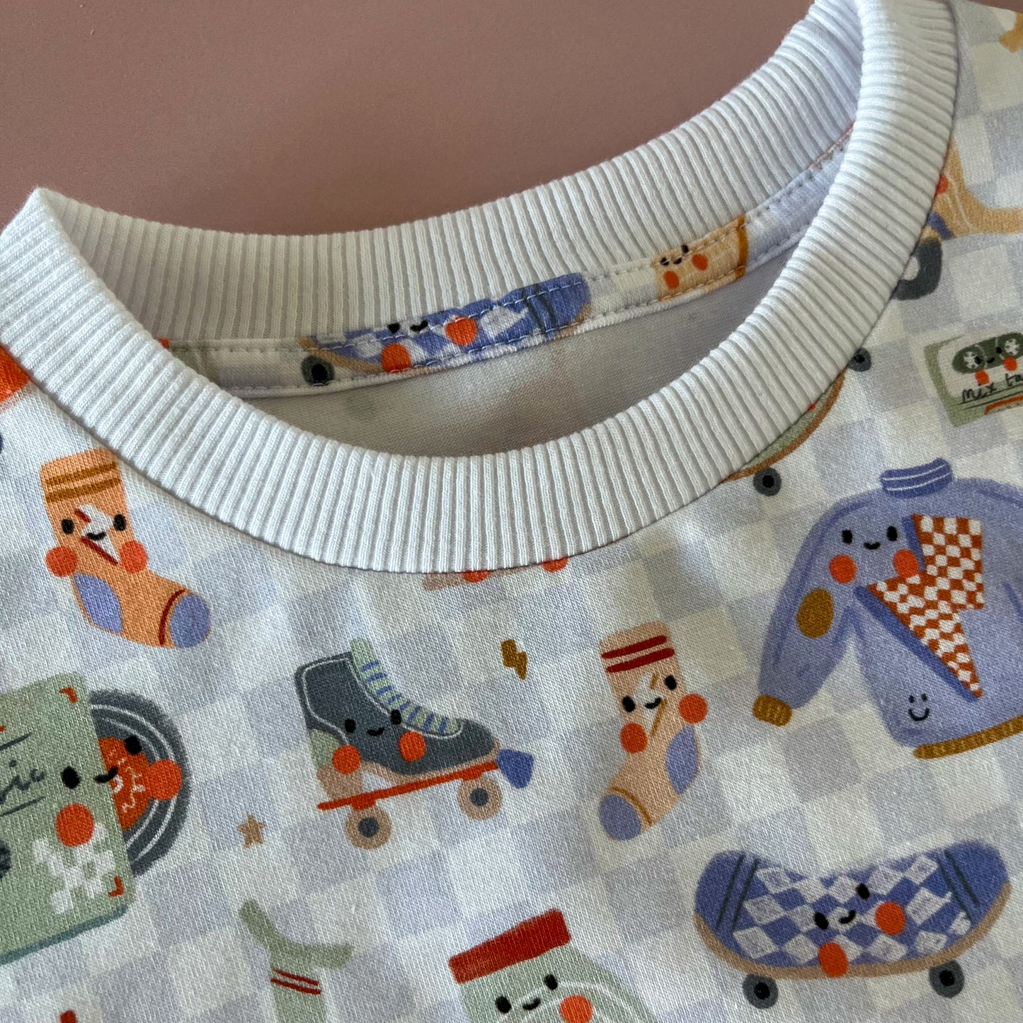 Ensemble t-shirt et short en éponge – Retro Playtime