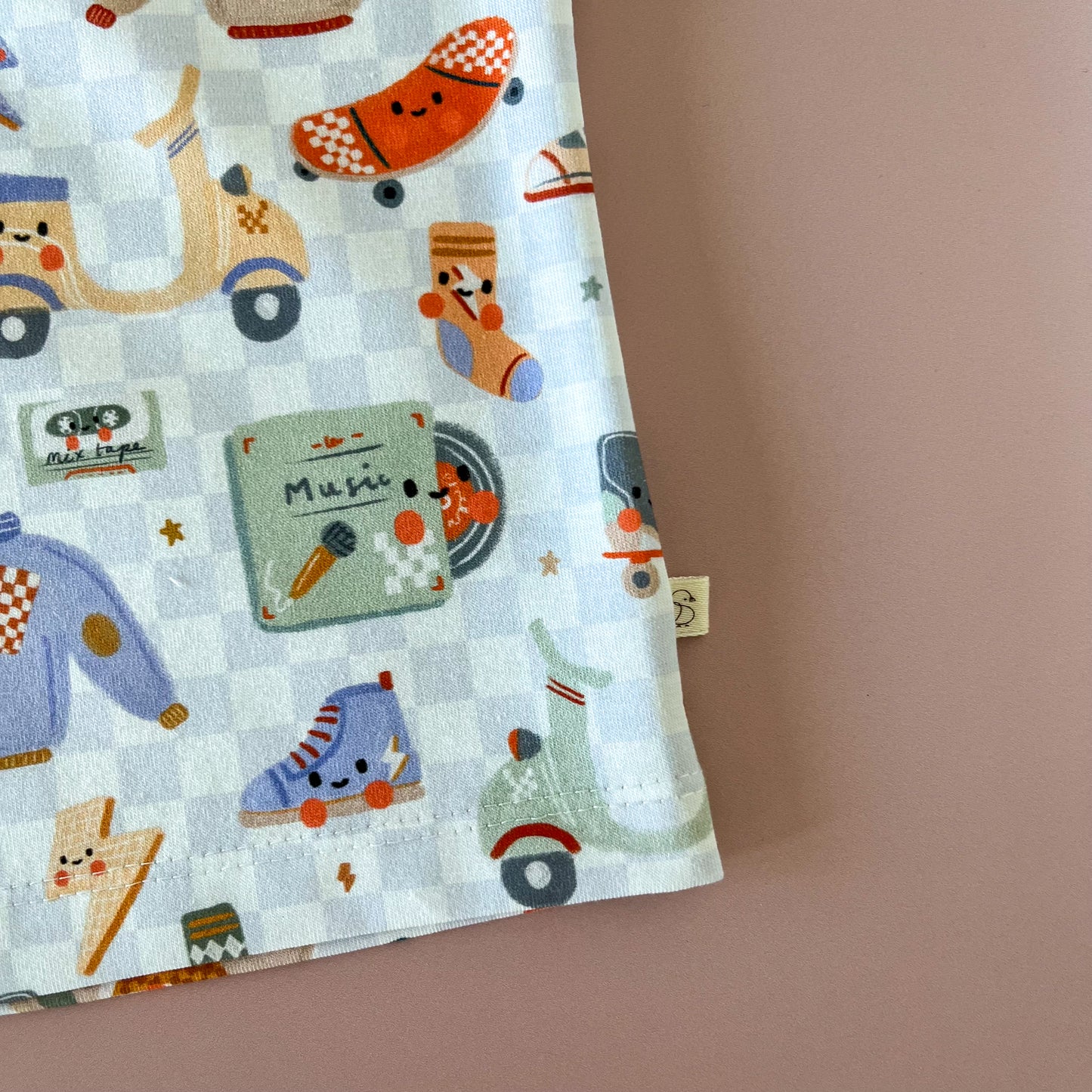 Ensemble t-shirt et short en éponge – Retro Playtime