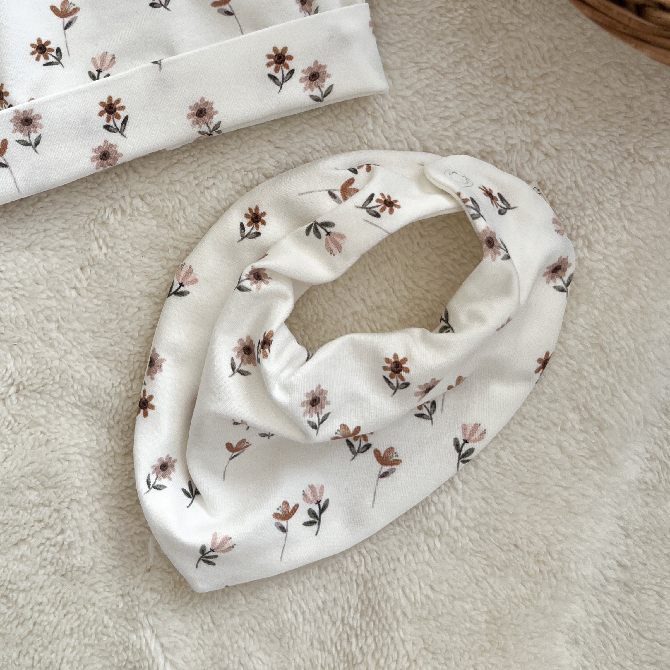 Bavoir bandana bébé – Marguerites