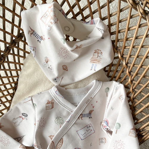 Coffret de naissance Bonjour Paris – Bavoir bandana & Pyjama   Maison Piou Piou