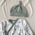 Bonnet pour bébé en vert sage pointelle 100% coton