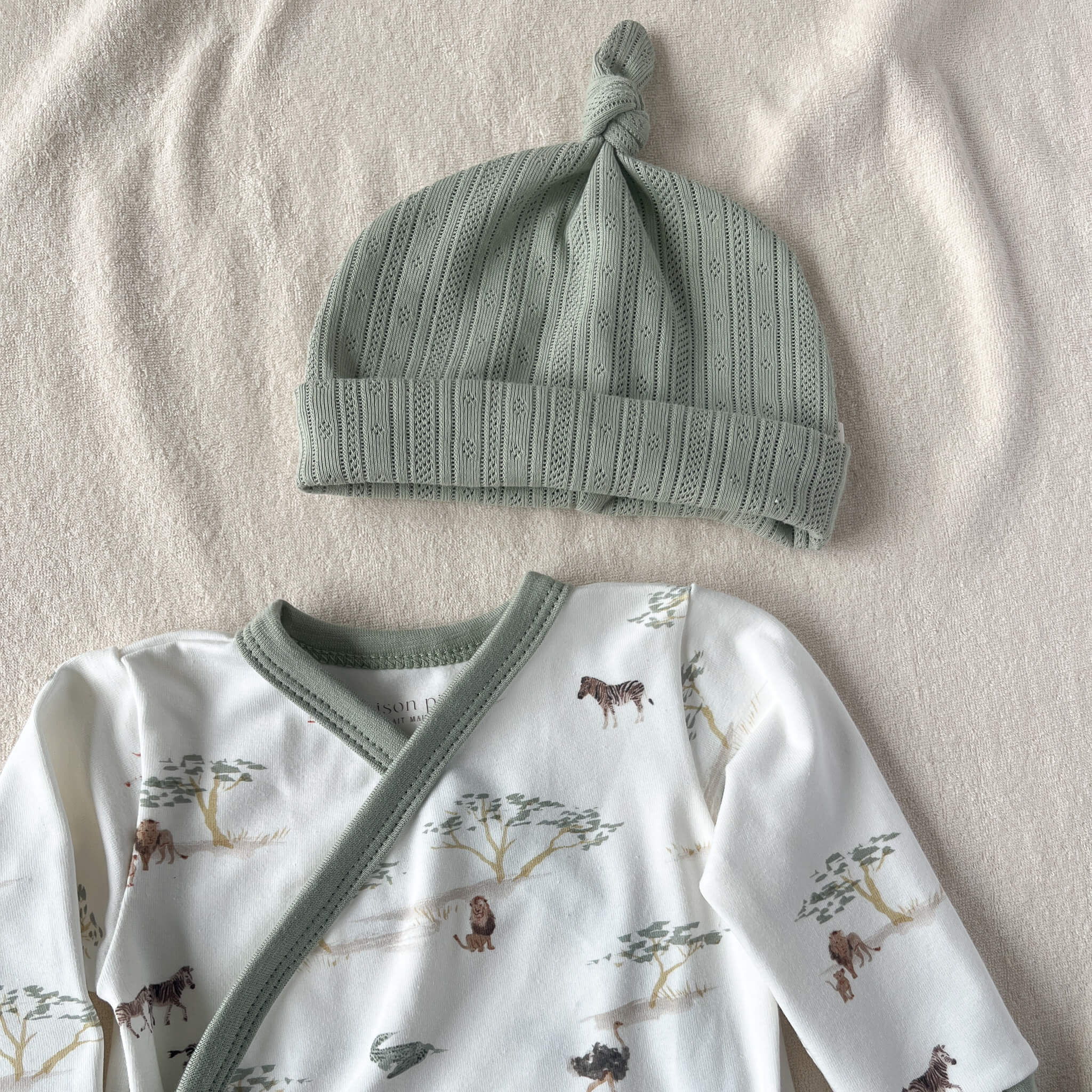 Bonnet bébé naissance en pointelle coton vert sauge