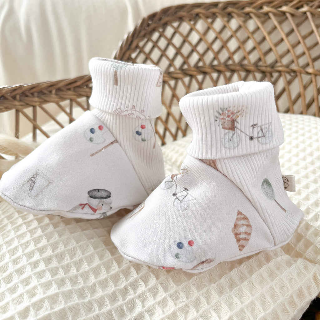 Détail tissu chaussons bébé certifié Oeko-Tex – cousu à la main en petite série