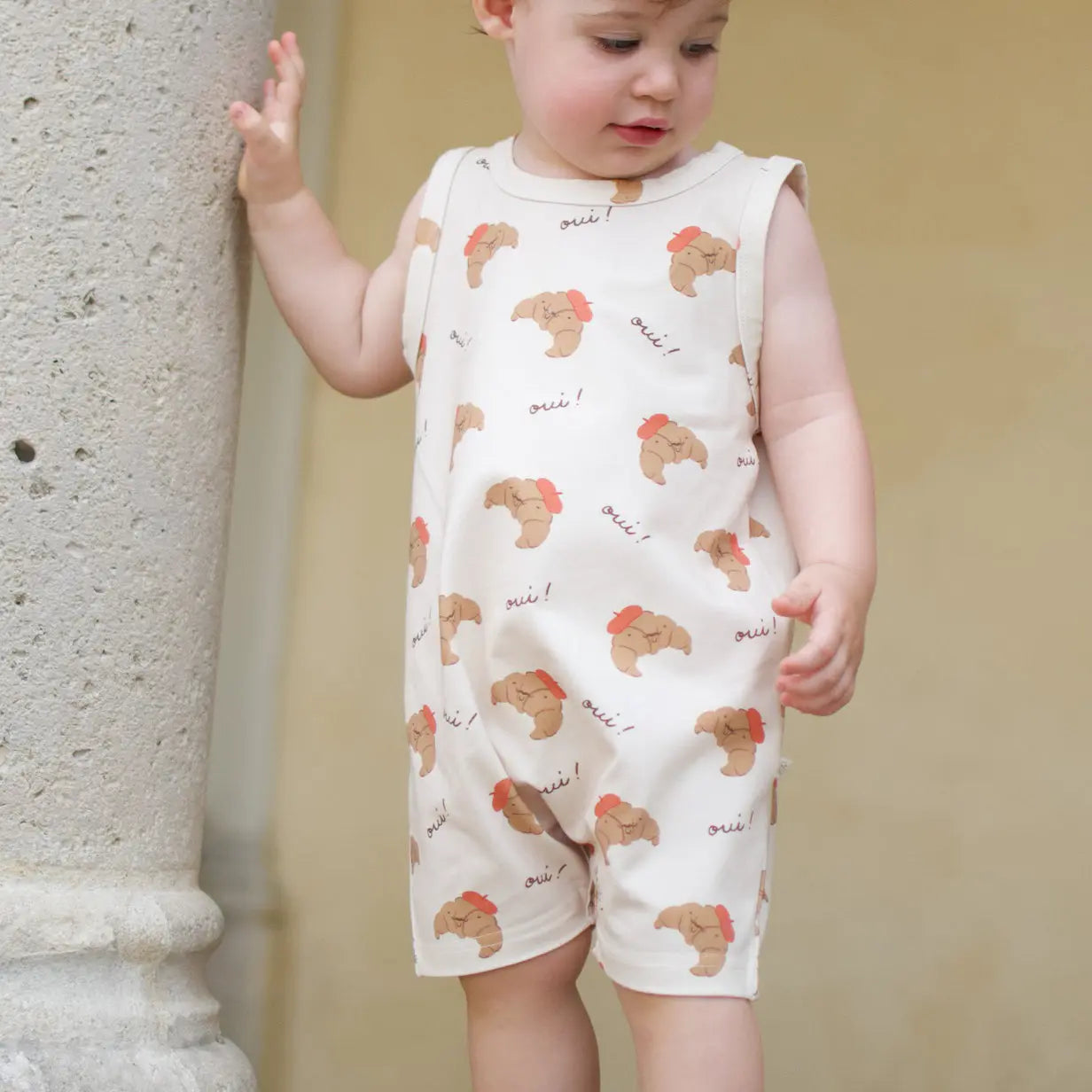 combinaison bébé porté motif croissants