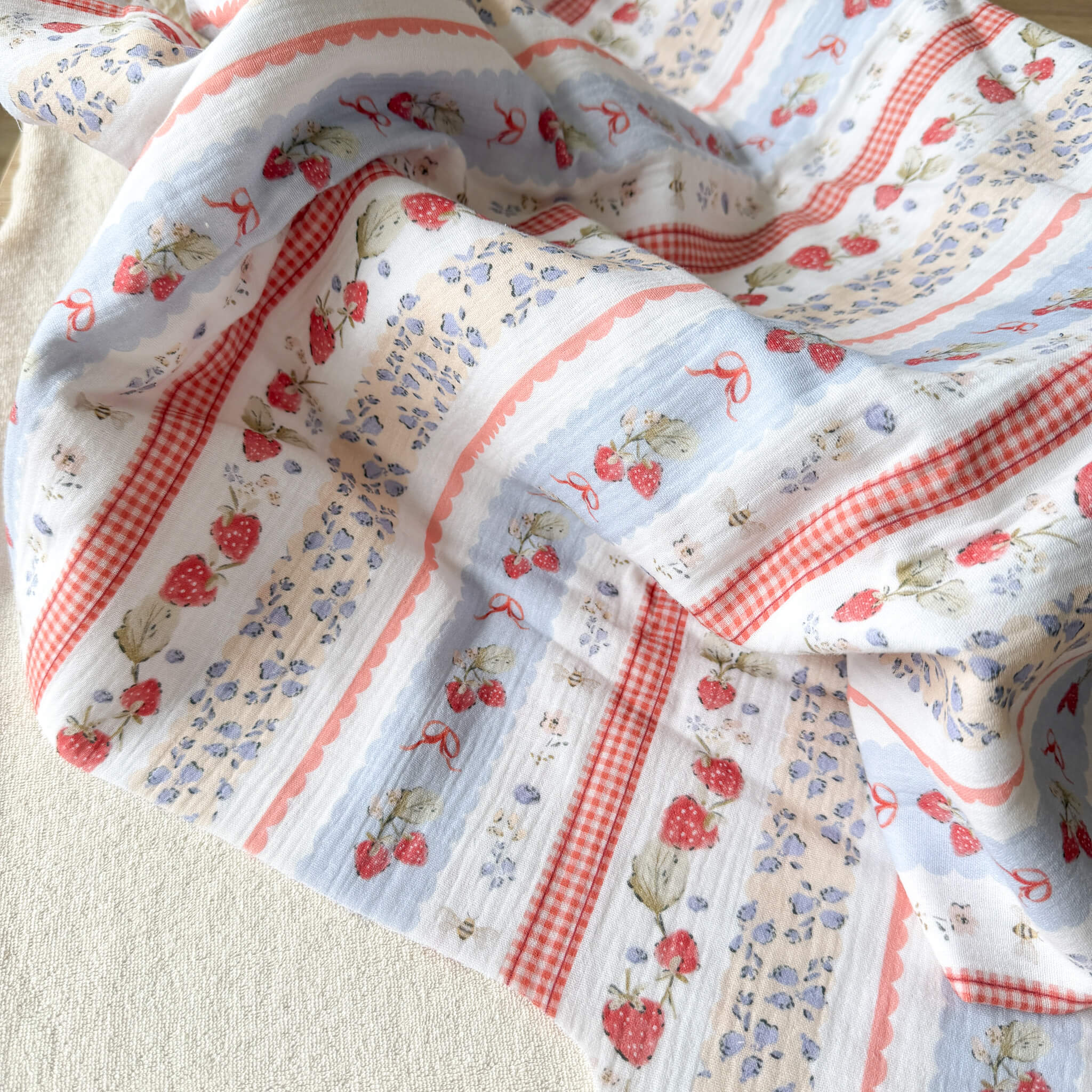 Cape de bain bébé en gaze de coton et éponge bambou - Motif au choix