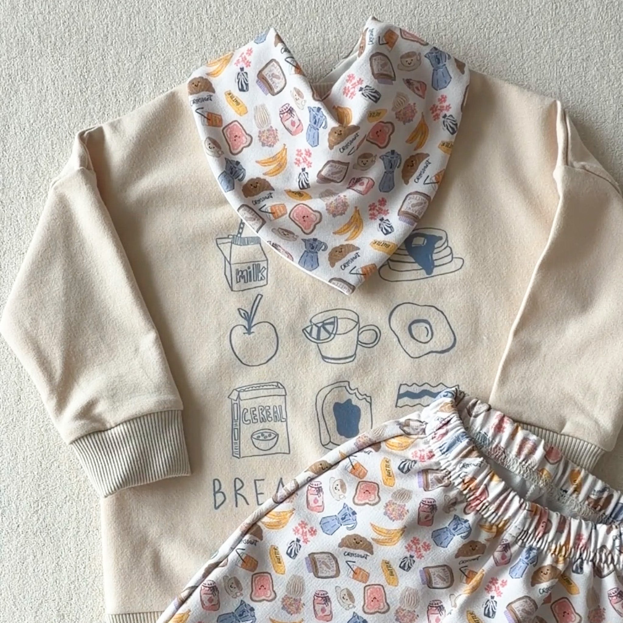 Bavoir bandana pour bébé Breakfast Club