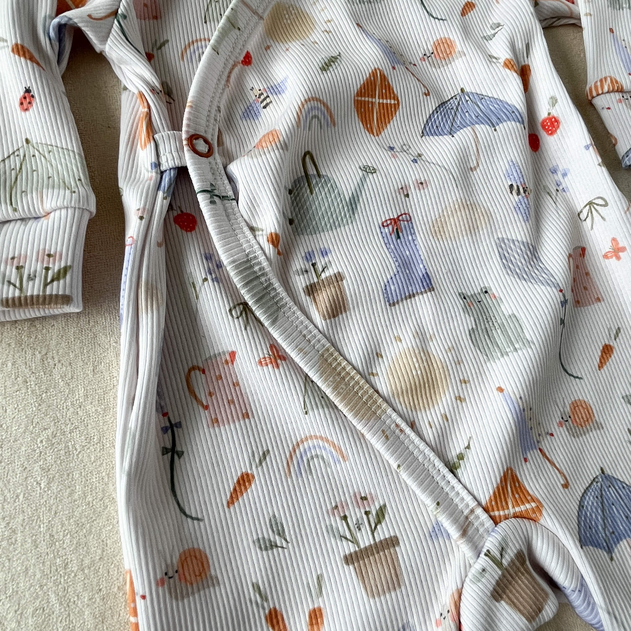 Pyjama bébé en jersey côtelé – motif Après la Pluie