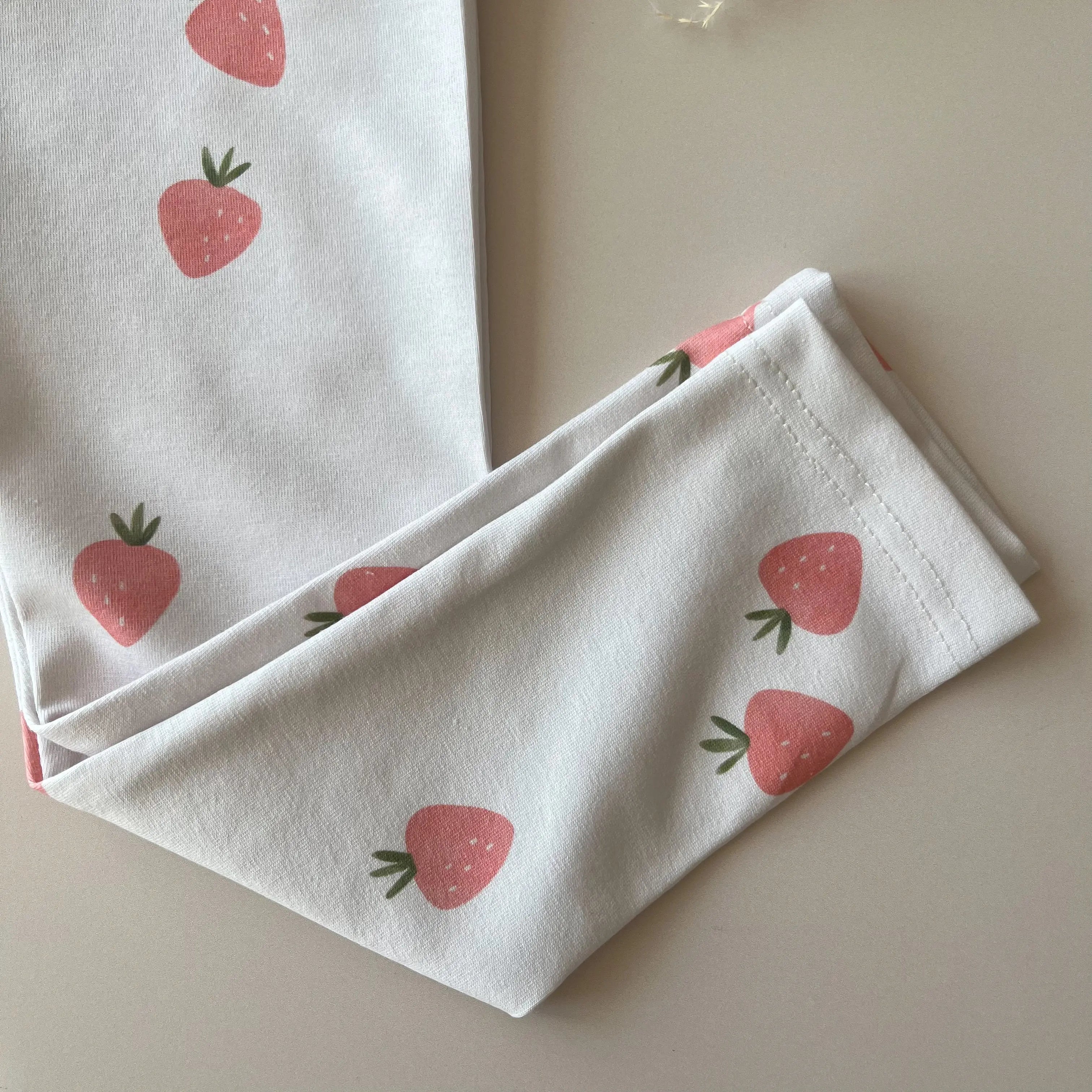 Leggings en coton imprimé fraises   Maison Piou Piou
