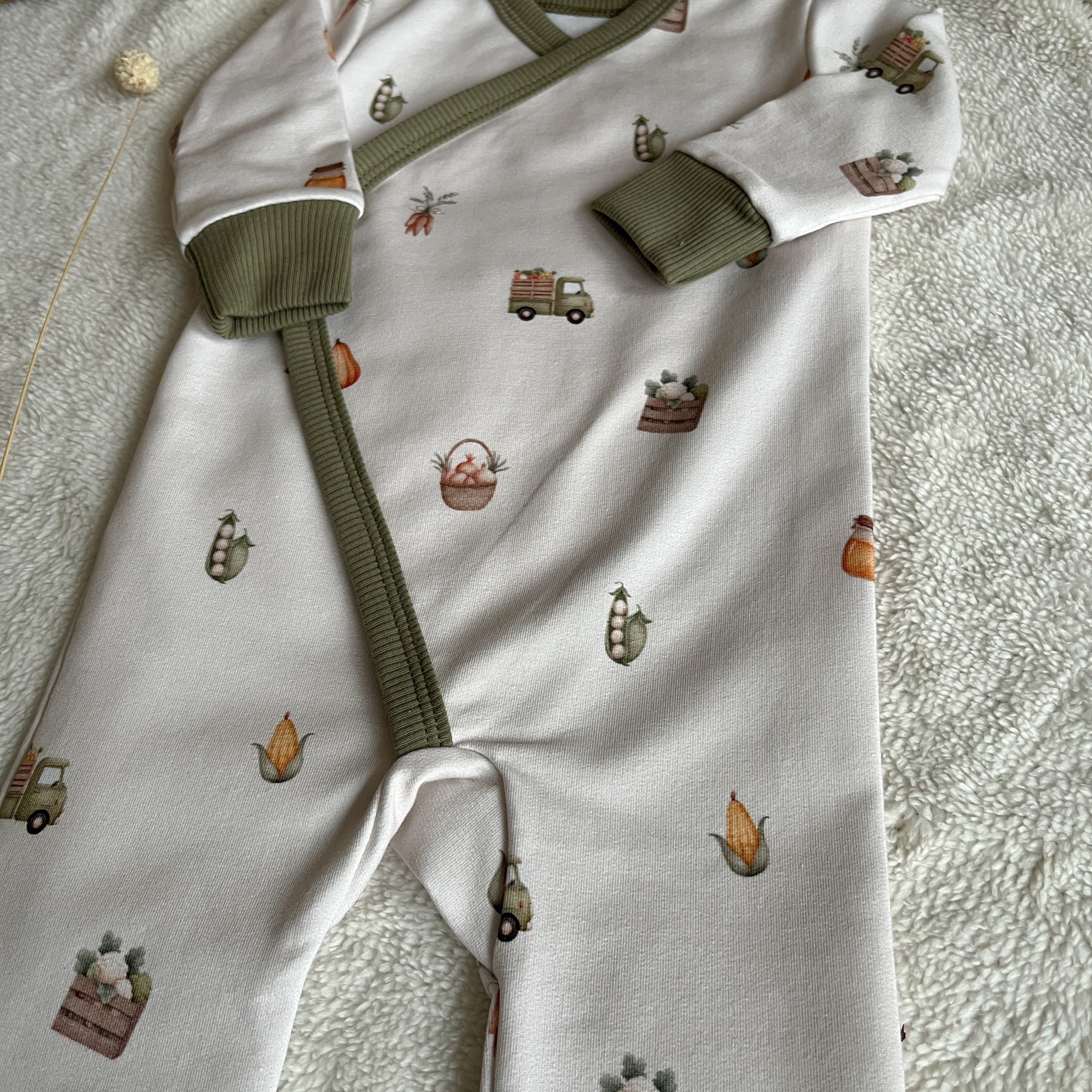Pyjama bébé cache-cœur – Le Marché