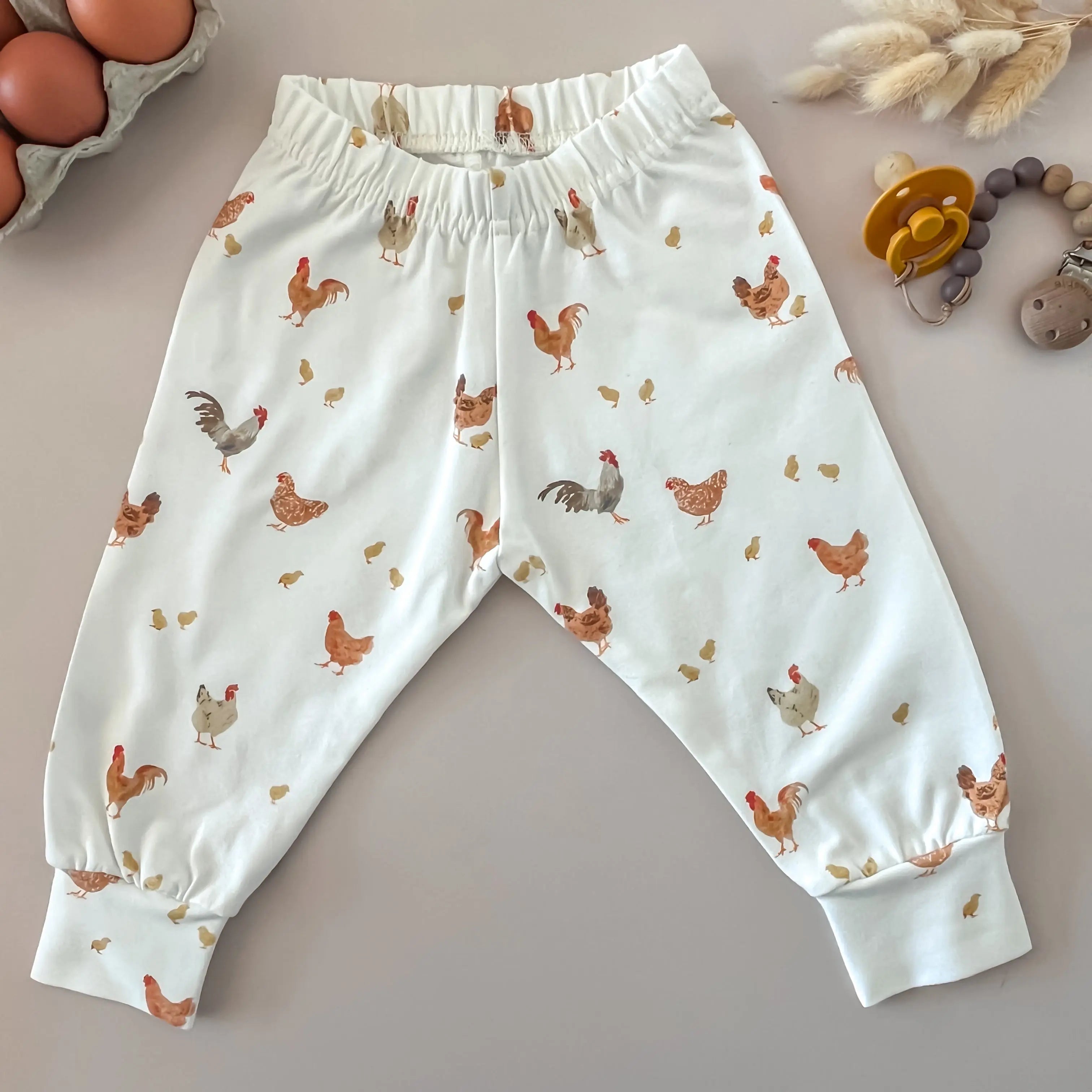 Pantalon unisex en jersey - motif petites poules   Maison Piou Piou