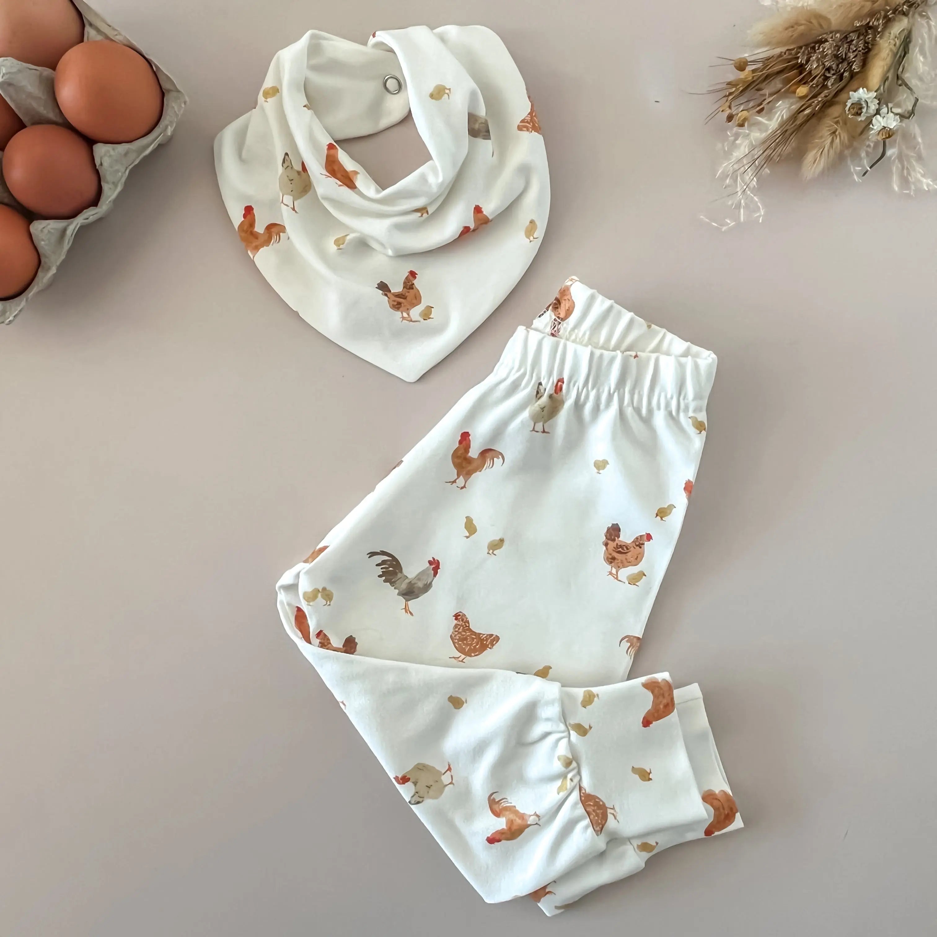 Pantalon unisex en jersey - motif petites poules   Maison Piou Piou