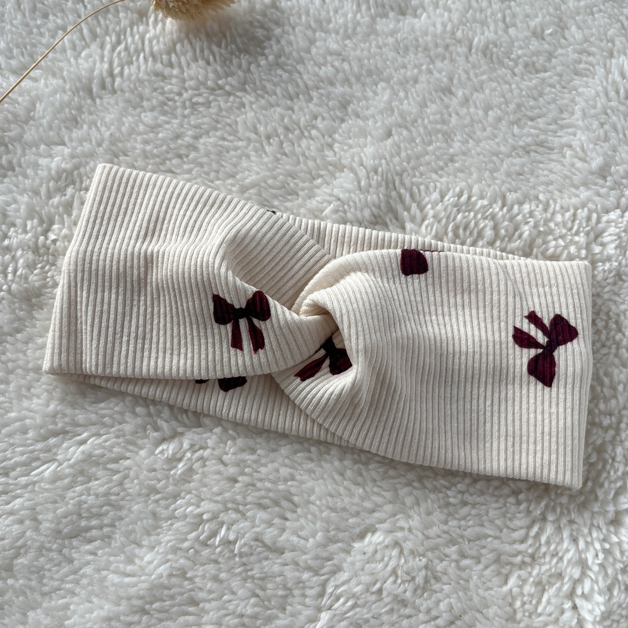 bandeau  pour cheveux bébé et enfant fille motif noeuds bordeaux fait main