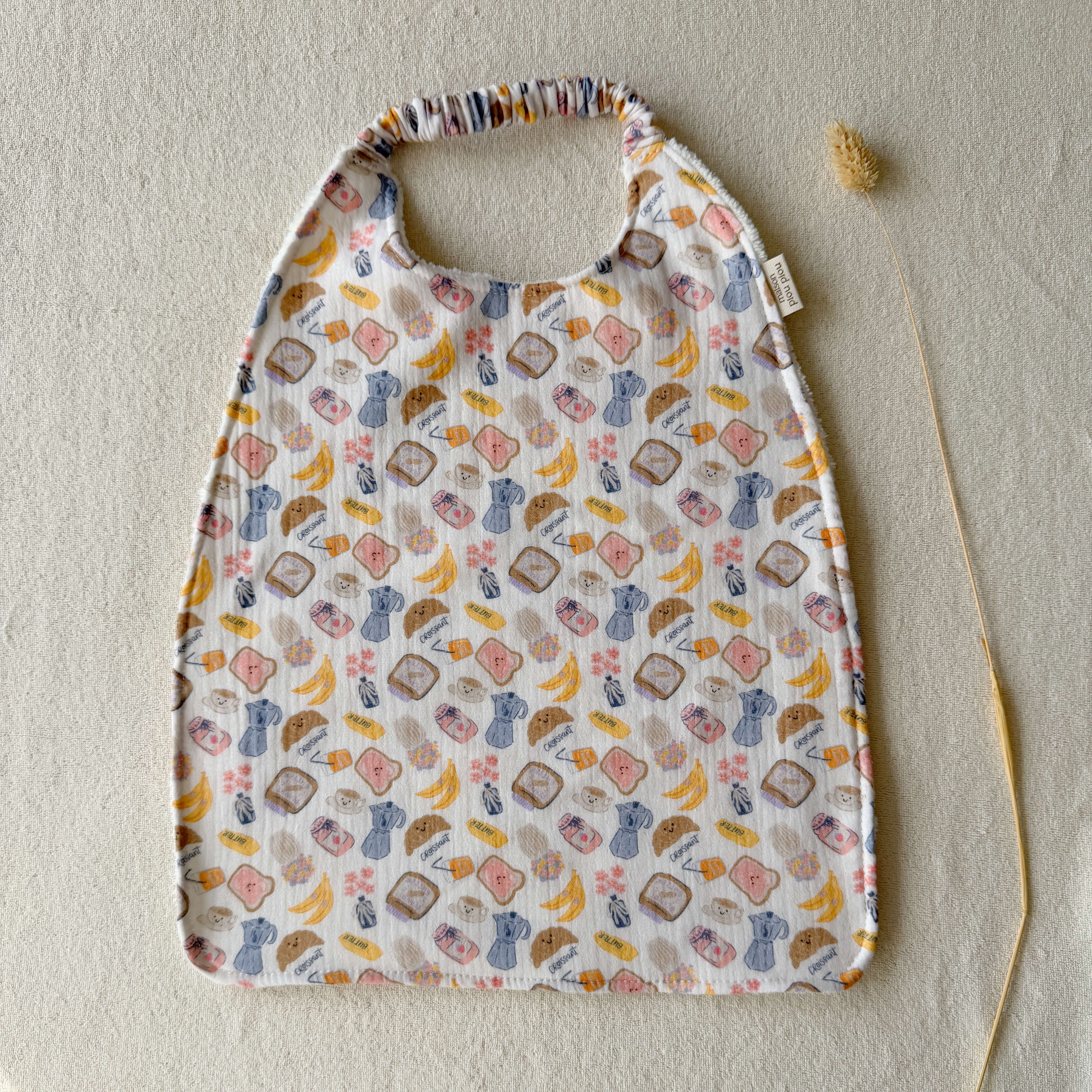 Double-gauze and bamboo canteen bib
