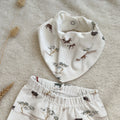Bavoir et pantalon bébé garçon fait main en france motif animaux de la savane