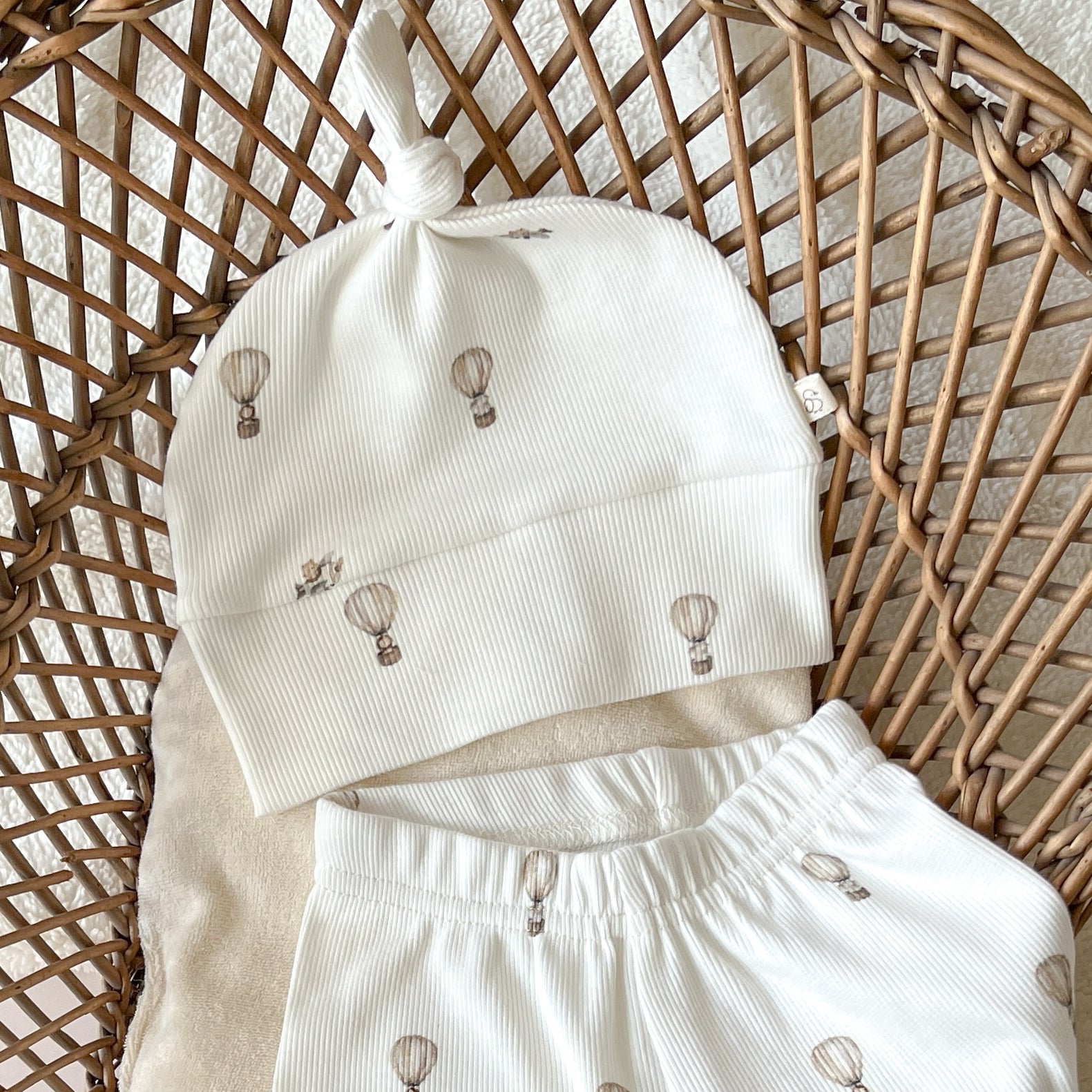 Bonnet bébé mixte à nœud – Jersey motif Montgolfière