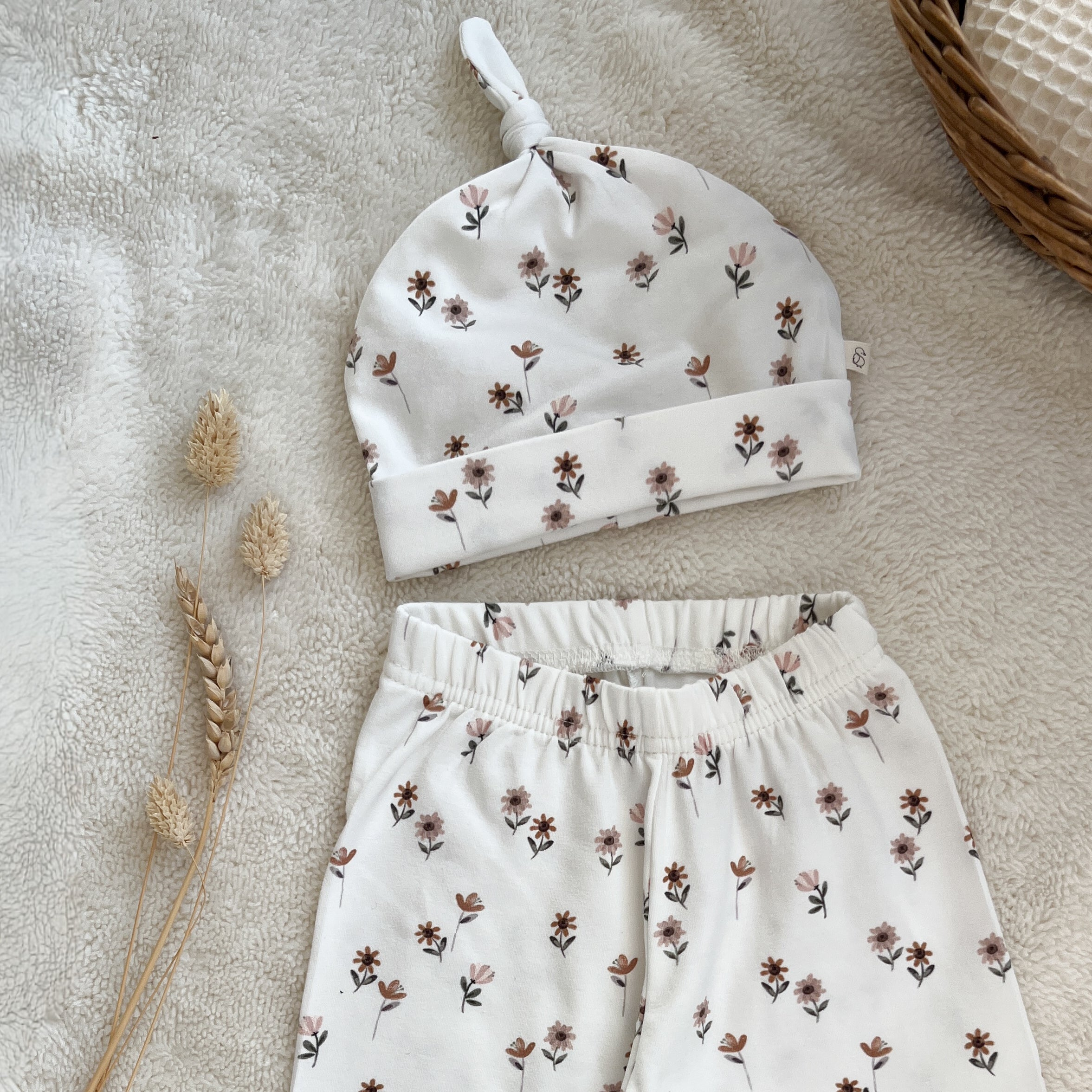 Coffret de naissance bébé fille – Motif Marguerites