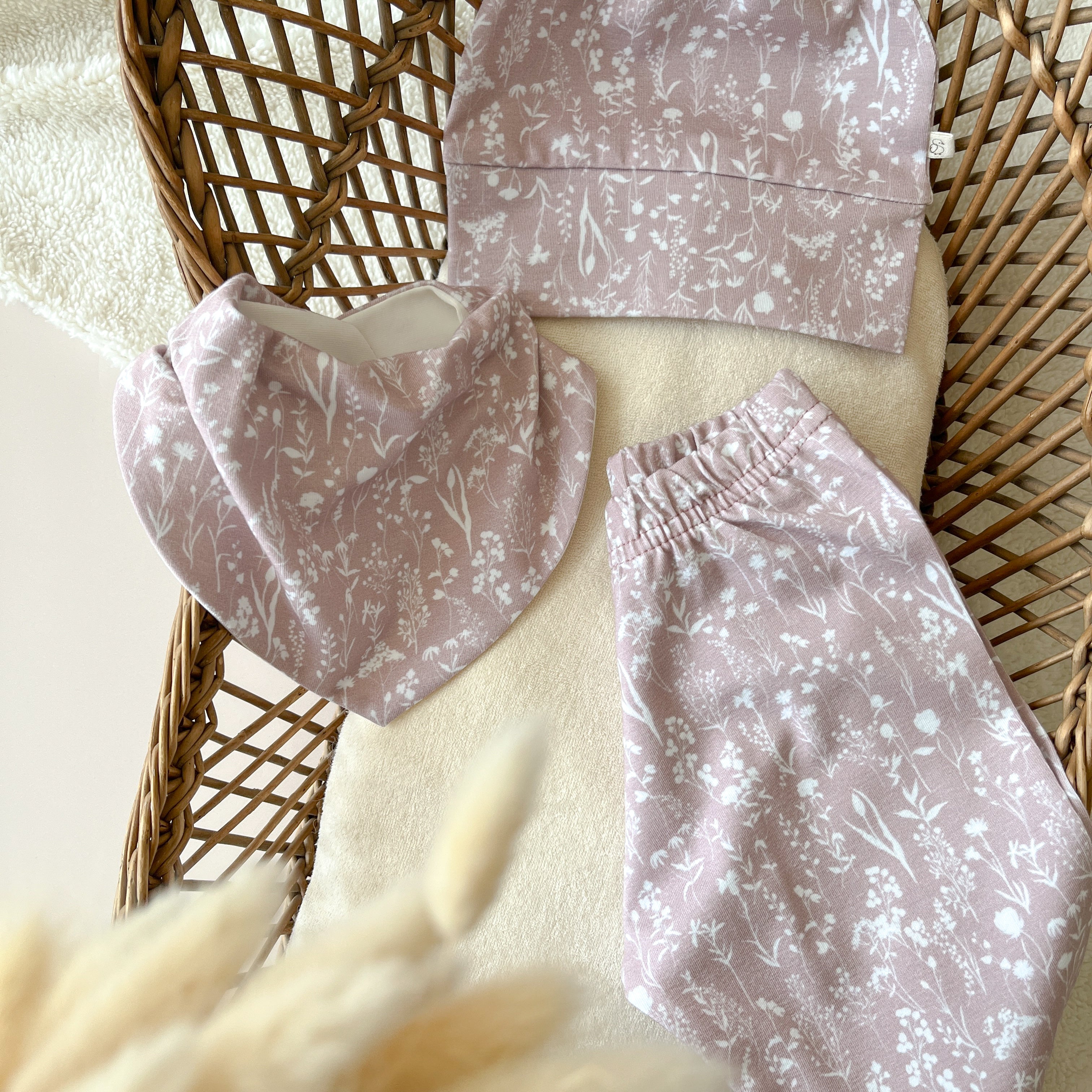Bavoir bandana bébé – Fleurs roses