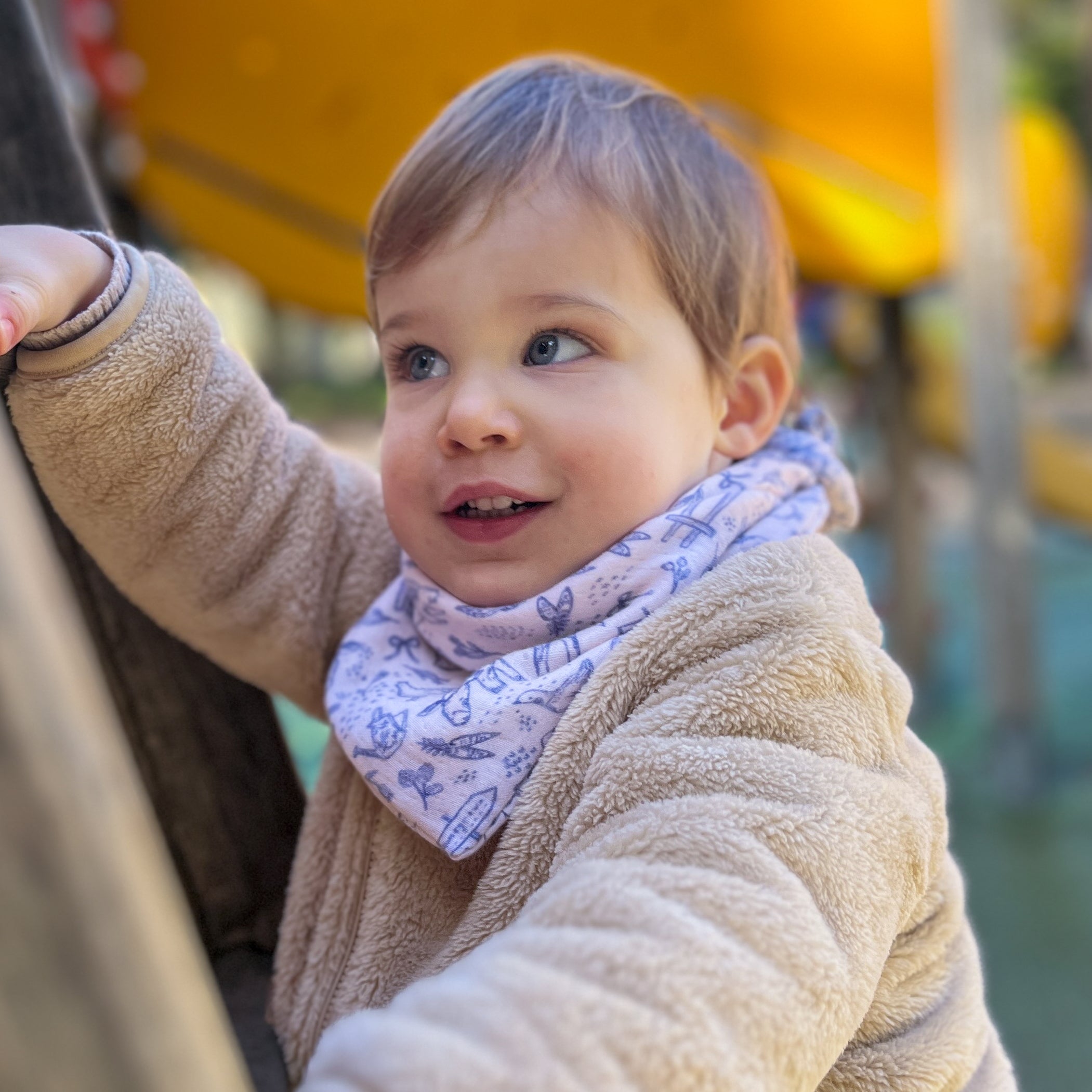 foulard fait main en France, en double gaze de coton, motif tendre animaux de la ferme