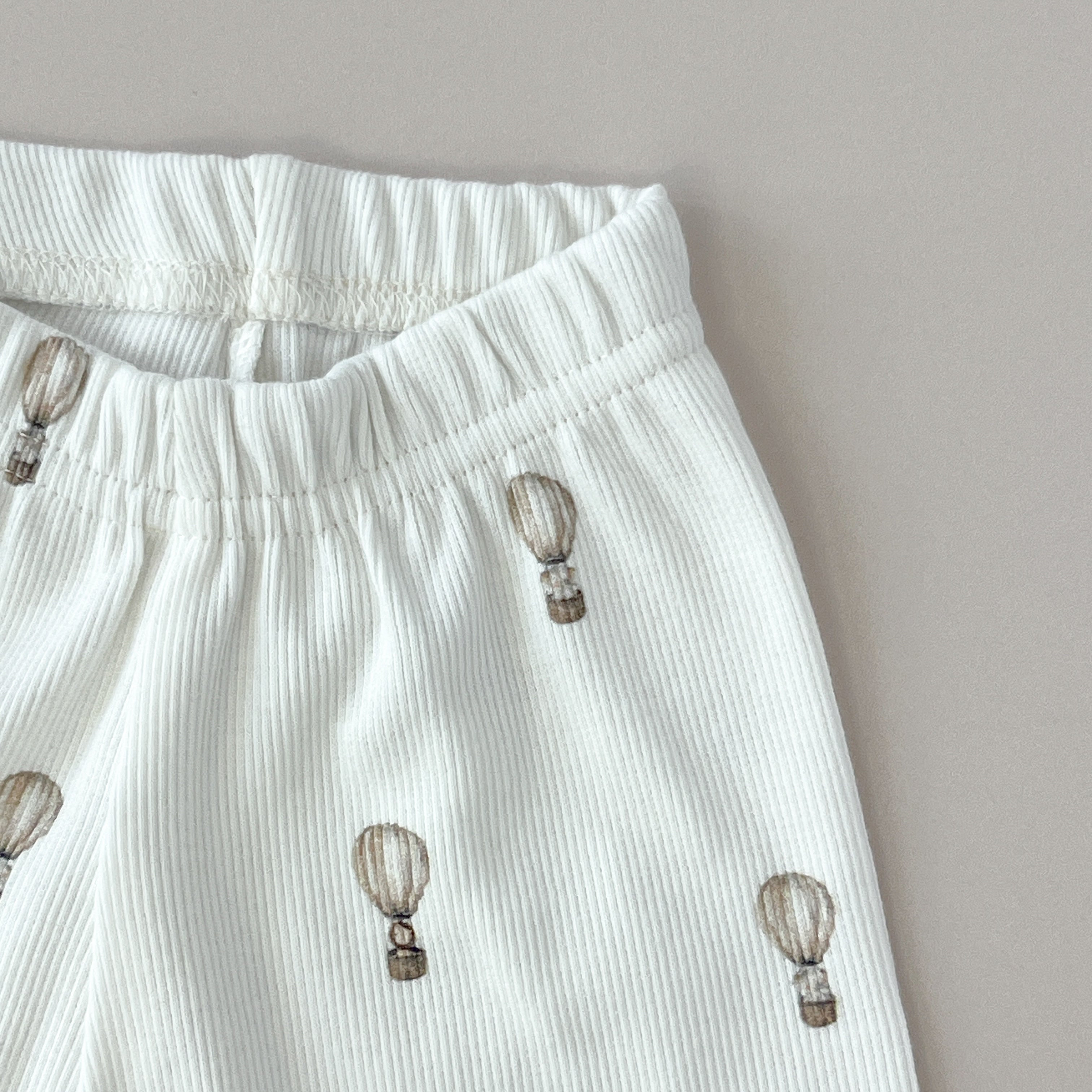 Pantalon bébé – Imprimé Avions & Montgolfières