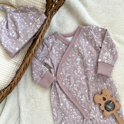 Tenue de naissance bébé en Jersey– Pyjama & bonnet assortis – Motif au choix   Maison Piou Piou