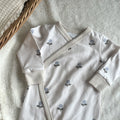 Tenue de naissance bébé – pyjama jersey et bonnet assorti motif Hortensias fait main en france