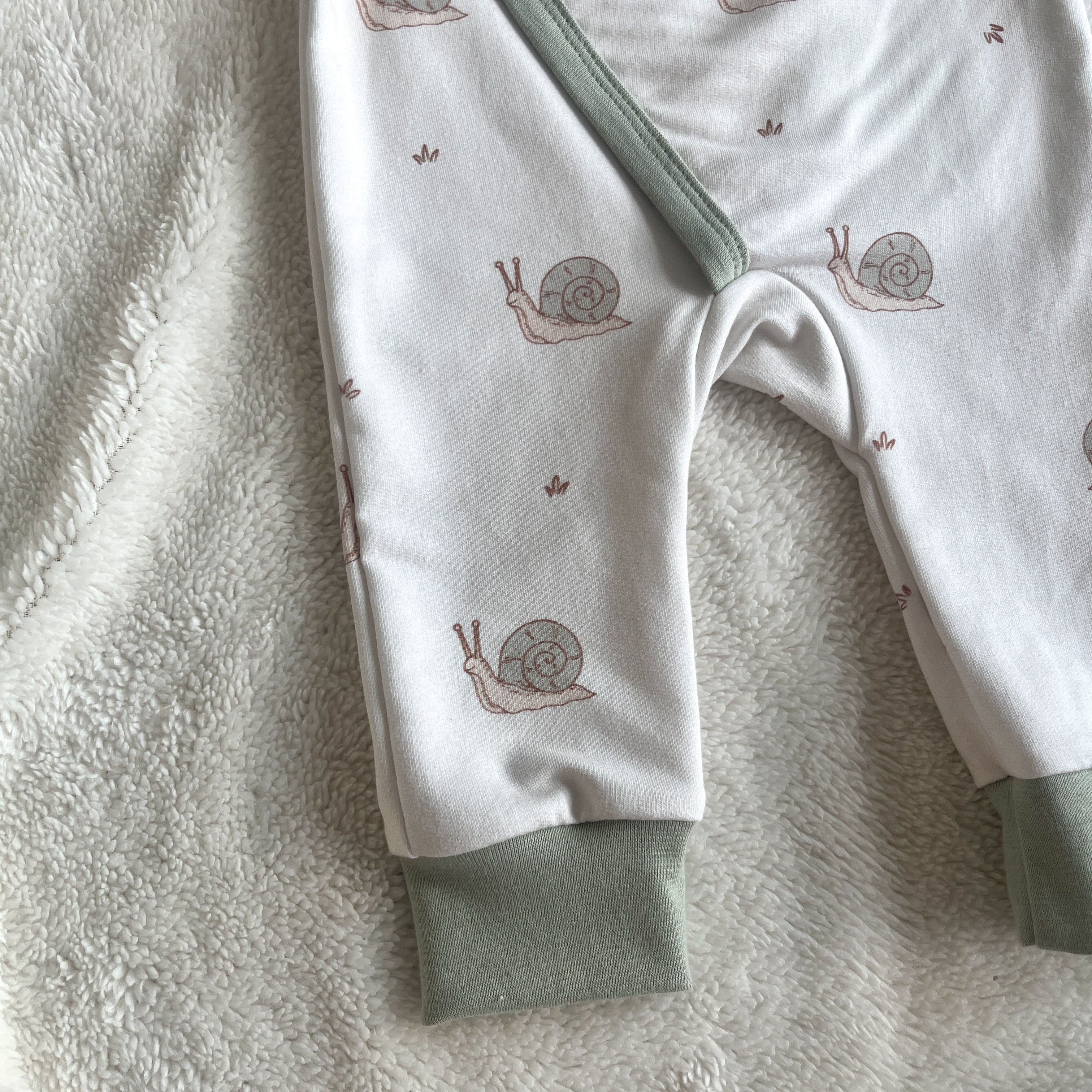 Pyjama bébé en maille bouclette imprimé Escargots