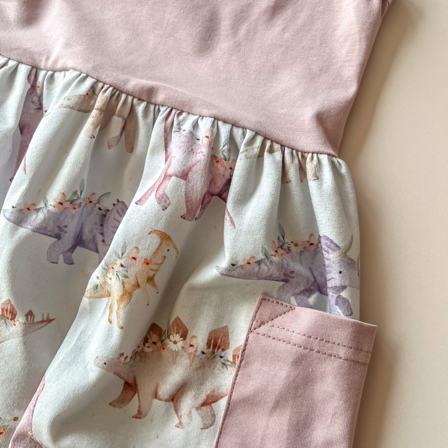 Robe sans manches imprimé dinosaures
