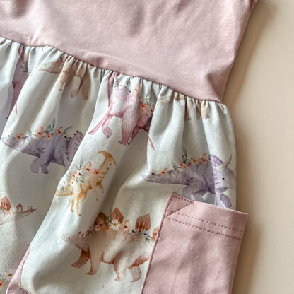 Robe sans manches imprimé dinosaures