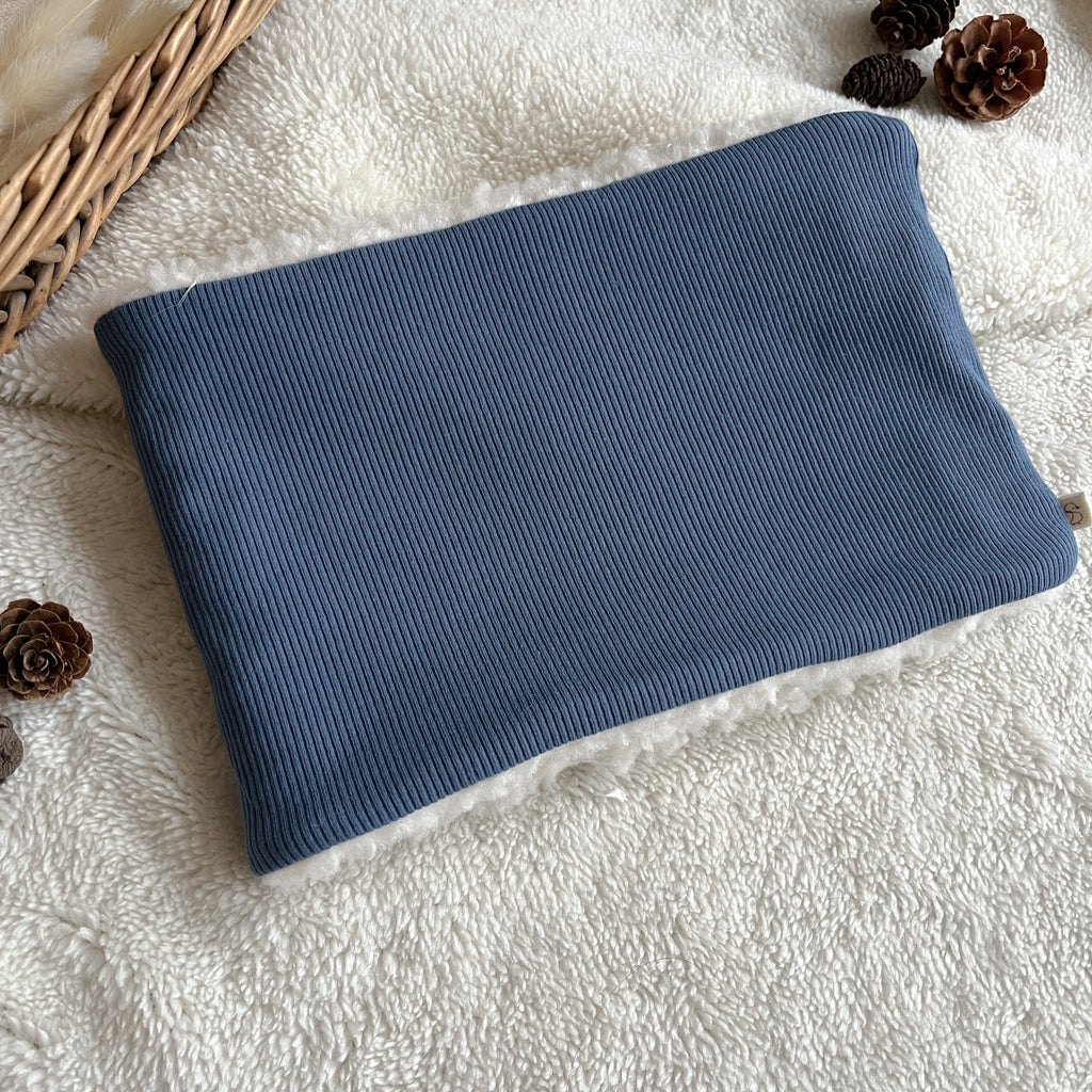 cache-cou bébé et enfant bleu, fait main en jersey extensible et sherpa chaude